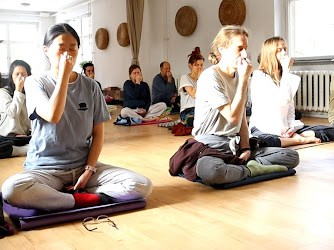 Isha Hatha Yoga Sessions in Berlin - YogaShikharam