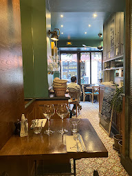 Photo n°97 de Lobineau à Paris ()