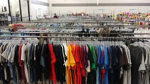 Thrift Store «32nd St & Chandler Goodwill Retail Store & Donation Center», reviews and photos, 15633 S 32nd St, Phoenix, AZ 85048, USA