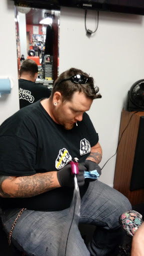 Tattoo Shop «Devine Line Tattoos», reviews and photos, 285 W Shirley Ave, Warrenton, VA 20186, USA