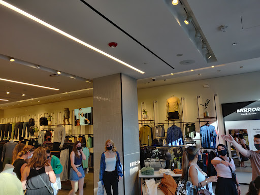 Sportswear Store «lululemon», reviews and photos, 622 Oakbrook Center, Oak Brook, IL 60523, USA