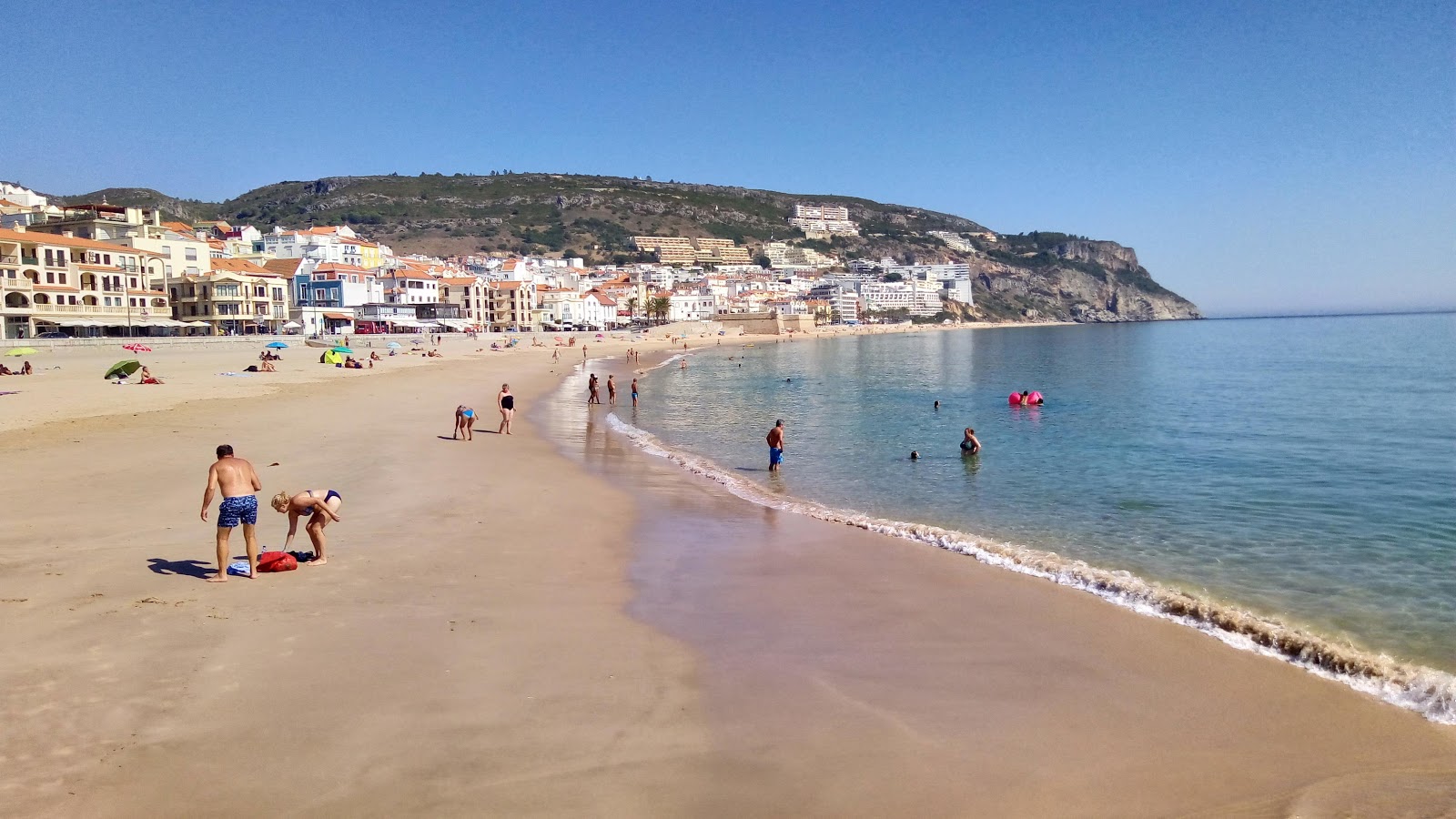 Praia do Ouro的照片 带有碧绿色纯水表面