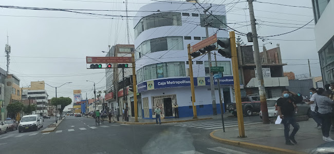 Opiniones de Caja Metropolitana en Chimbote - Banco