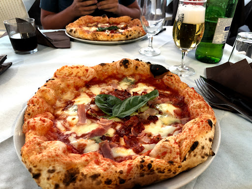 Momò Pizzeria in Crotone, Provincia di Crotone