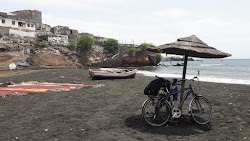 Foto von Praia Clarinha - beliebter Ort unter Entspannungskennern