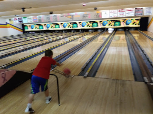 Bowling Alley «Green Lake Lanes Inc», reviews and photos, 7930 E Genesee St, Fayetteville, NY 13066, USA