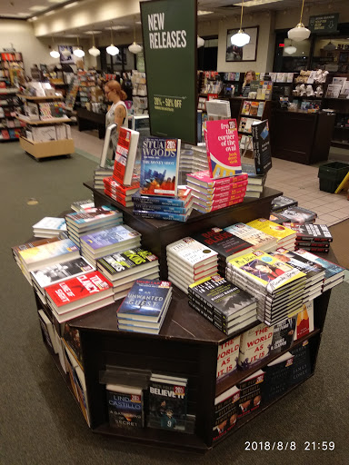 Book Store «Barnes & Noble», reviews and photos, 960 S Colorado Blvd, Glendale, CO 80246, USA