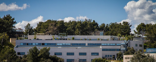 Centre d'affaires Le Cube Business - Location de bureaux et service de domiciliation commerciale Grasse