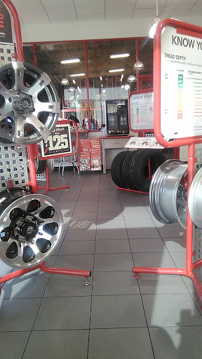 Tire Shop «Discount Tire Store - San Diego, CA», reviews and photos, 5860 Miramar Rd, San Diego, CA 92121, USA