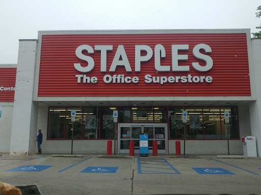 Office Supply Store «Staples», reviews and photos, 25 W Central Ave, Bergenfield, NJ 07621, USA