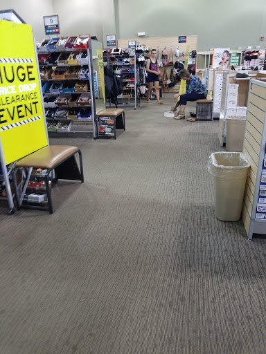 Shoe Store «DSW Designer Shoe Warehouse», reviews and photos, 5031 Shoppes Blvd, Moosic, PA 18507, USA