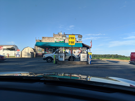 Convenience Store «Stop Shop Market», reviews and photos, 3001 Partlow Rd, Partlow, VA 22534, USA