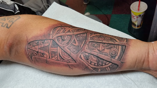 Tattoo Shop «City of Angels Tattoo», reviews and photos, 2043 East Cesar E Chavez Avenue, Los Angeles, CA 90033, USA