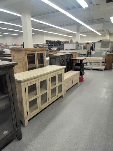 Home Goods Store «Tuesday Morning», reviews and photos, 44 Westgate Pkwy, Asheville, NC 28806, USA