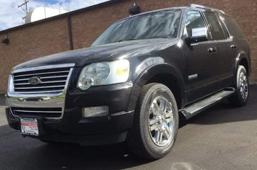 Car Dealer «Auto Outpost North Inc», reviews and photos, 4710 W Elm St, McHenry, IL 60050, USA