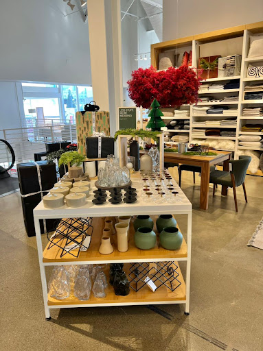 Furniture Store «EQ3 Emeryville», reviews and photos, 5603 Bay St, Emeryville, CA 94608, USA