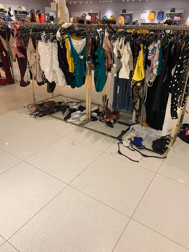 Clothing Store «Forever 21», reviews and photos, 211 King St, Charleston, SC 29401, USA