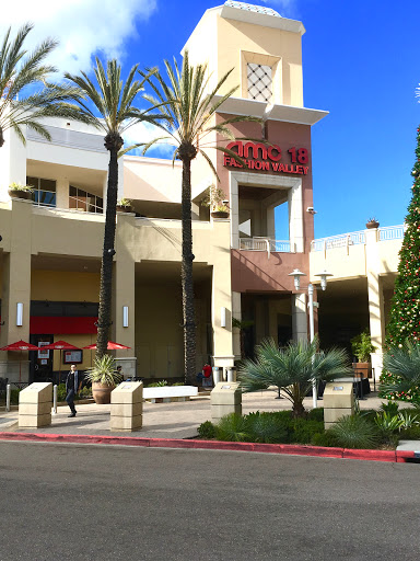 AMC Fashion Valley 18: An Ultimate Movie-Goer's Paradise
