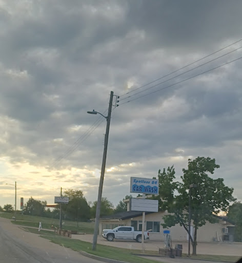 Spotless 54 Car Wash en Jefferson City
