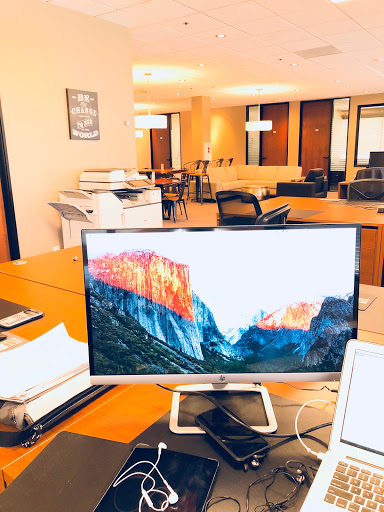 580 Executive Center image
