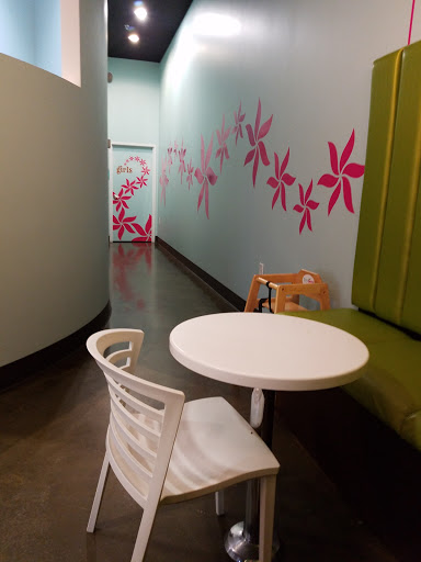 Frozen Yogurt Shop «Brrrberry Frozen Yogurt», reviews and photos, 6815 Parker Farm Dr, Wilmington, NC 28405, USA