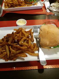 Sandwich au poulet du Restaurant de hamburgers Burger sur Vienne à Saint-Junien - n°8