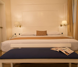 Hotel Country Plaza photo