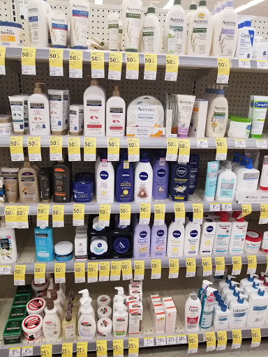 Drug Store «Walgreens», reviews and photos, 15 Grant Square, Hinsdale, IL 60521, USA