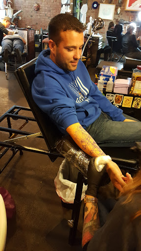 Tattoo Shop «The Mercy Seat», reviews and photos, 210 E 16th St, Kansas City, MO 64108, USA