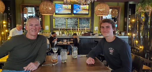 Shopping Mall «Huntington Harbor Mall», reviews and photos, 16847 Algonquin St, Huntington Beach, CA 92649, USA