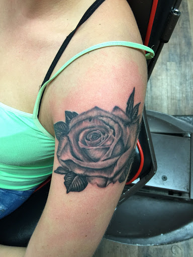 Tattoo Shop «Endless Kreations Custom Tattoo & Piercing», reviews and photos, 101 Old Shackle Island Rd, Hendersonville, TN 37075, USA