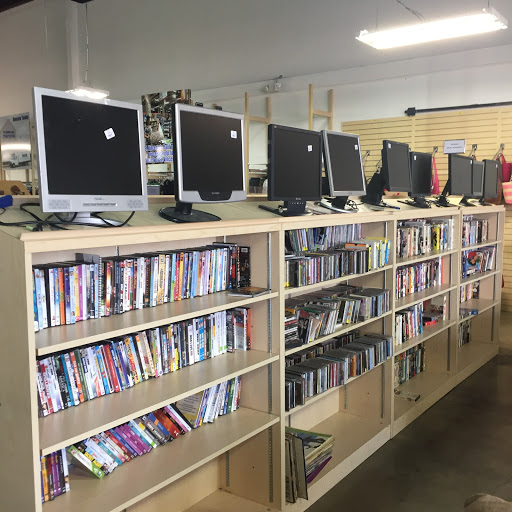 Thrift Store «Saint Vincent de Paul Thrift Store of Plano», reviews and photos, 3305 N Central Expy #280, Plano, TX 75023, USA