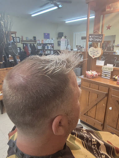 Beauty Salon «Top Notch Salon», reviews and photos, 92 Bluebird Ct, Lawrenceburg, KY 40342, USA