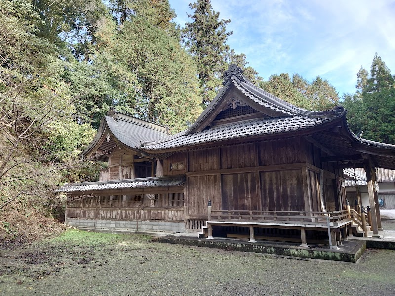 尾崎宮 雨櫻神社(上社)