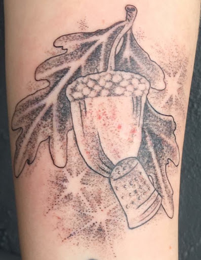 Tattoo Shop «Nine Lives Tattoo», reviews and photos, 61 N Holladay Dr, Seaside, OR 97138, USA