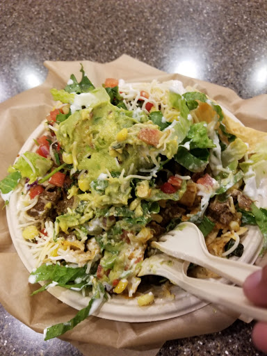Mexican Restaurant «QDOBA Mexican Eats», reviews and photos, 957 W Diversey Pkwy, Chicago, IL 60614, USA