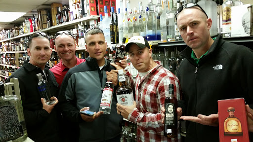 Liquor Store «S&R Wine & Liquors», reviews and photos, 1015 18th St NW, Washington, DC 20036, USA