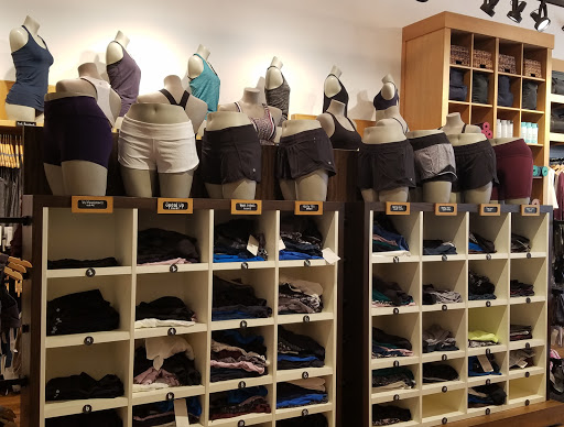 Sportswear Store «lululemon», reviews and photos, 574 N Midvale Blvd, Madison, WI 53705, USA