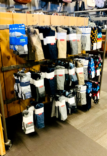 Shoe Store «DSW Designer Shoe Warehouse», reviews and photos, 3635 28th St SE, Grand Rapids, MI 49512, USA