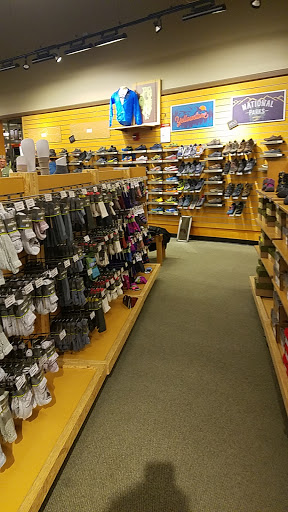 Camping Store «REI», reviews and photos, 17W160 W 22nd St, Oakbrook Terrace, IL 60181, USA