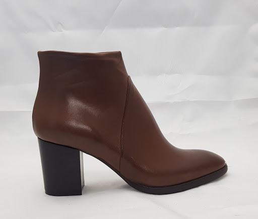 Shoe Store «Shoe Carnival», reviews and photos, 2100 S Gilbert Rd, Chandler, AZ 85233, USA