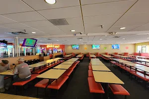 Peter Piper Pizza image