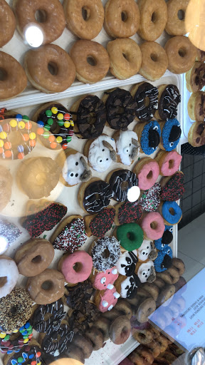 Donut Shop «Sarah Donuts», reviews and photos, 5860 Jimmy Carter Blvd #155, Norcross, GA 30071, USA