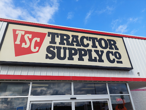 Home Improvement Store «Tractor Supply Co.», reviews and photos, 26 Commerce Rd, Clarion, PA 16214, USA
