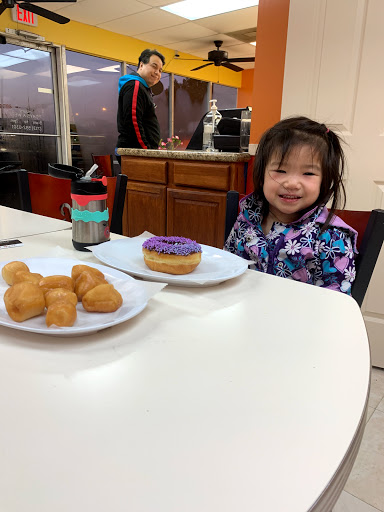 Donut Shop «Fresh & Best Donuts», reviews and photos, 5214 Bellaire Blvd, Bellaire, TX 77401, USA