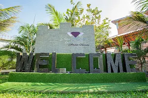 Dhali's Amber Nivaas Resort image