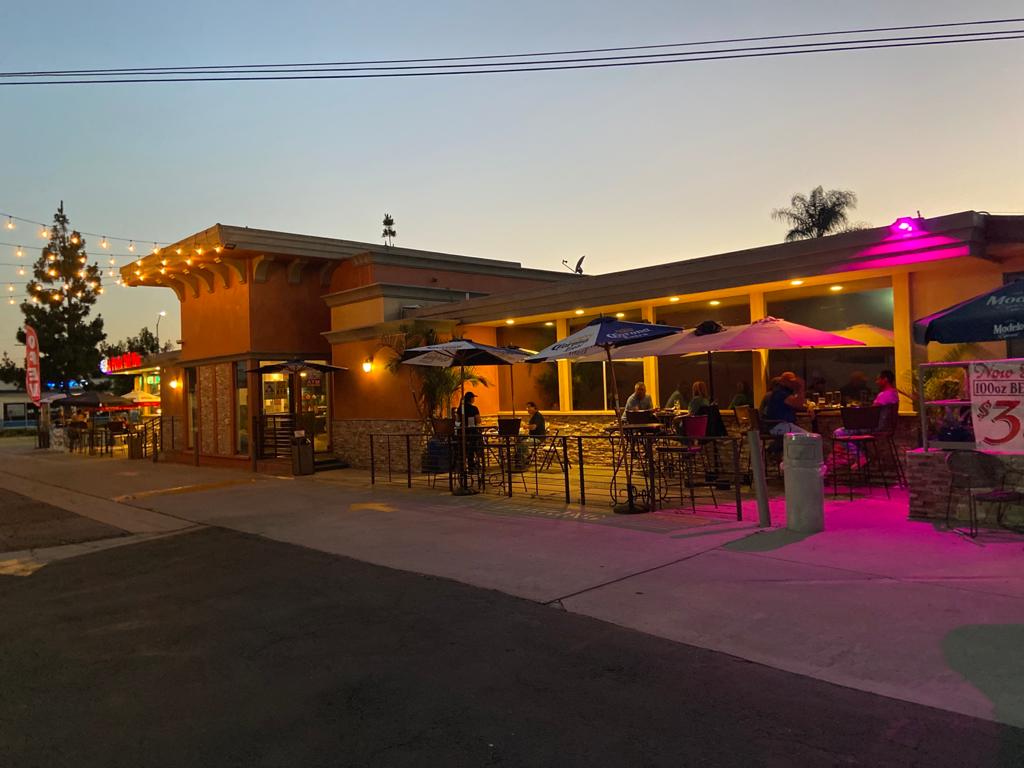 La Perla Del Mar Bar & Grill 90242