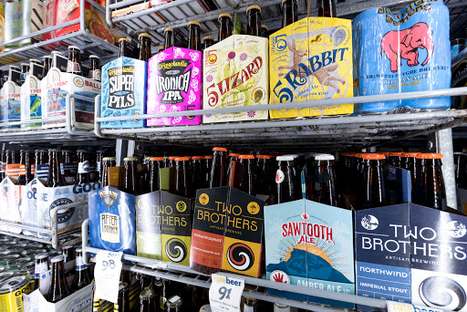 Liquor Store «Division Street Liquors», reviews and photos, 1759 W Division St, Chicago, IL 60622, USA