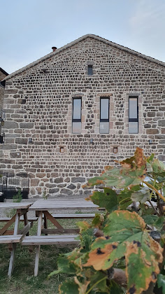 Photos des visiteurs Gîte Gîte de groupe, salle réception La Bâtisse Aux Lanternes Loire Auvergne Rhône Alpes 42380 Saint-Bonnet-le-Château
