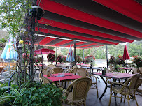 Atmosphère du Restaurant de fruits de mer Restaurant LE NOUVEAU LAETITIA à Les Cluses - n°12